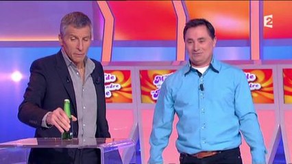 Sur France 2, il décapsule une bière... avec sa tête !
