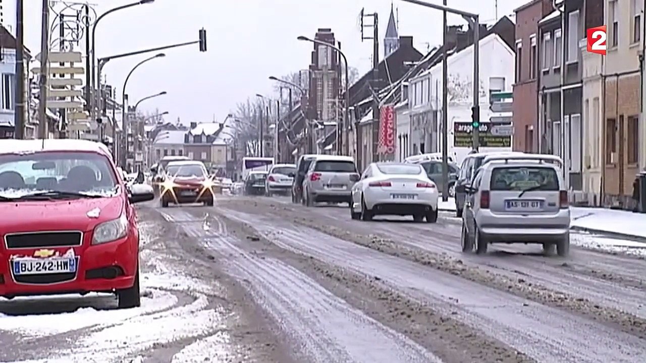 La neige a semé la pagaille aussi dans le Nord-Pas-de-Calais et la Picardie
