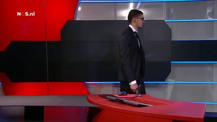 Un homme armé interrompt le JT de 20 h néerlandais