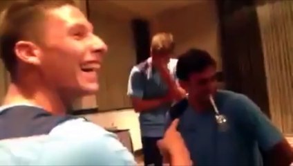 Diego Milito piège un coéquipier avec la blague de la cuillère