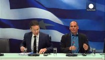 El nuevo ministro de Finanzas griego Varoufakis rechaza cooperar con la troika