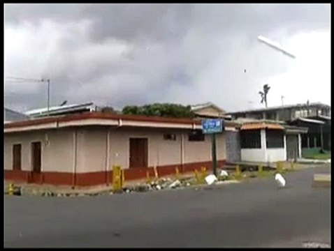 Fenómeno atmosférico genera fuertes vientos en San Pablo de Heredia