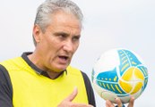 Tite manda recado para FPF e ironiza limite de jogadores: 'Não existe lógica'