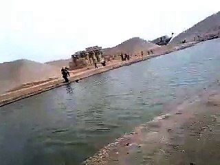 لحظة غرق المهندس محمد إدريس بالقرية الكونية \ ان لم يتقطع قلبك فستبكي