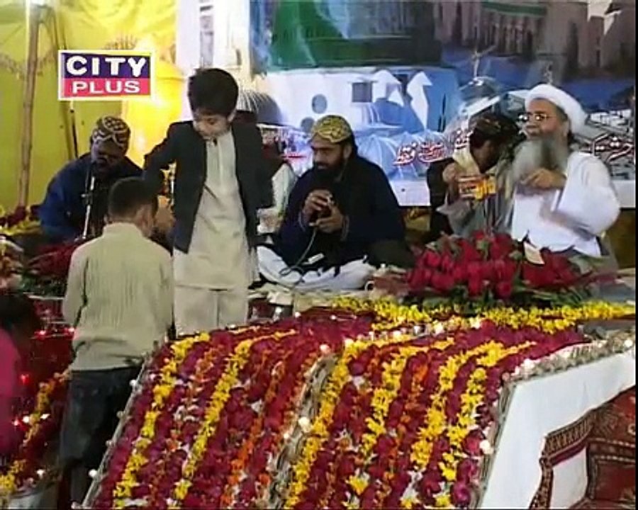 Maa Thandi Chawa -Abdul Rauf Roofi - Mehfil Naat in Jhelum_2
