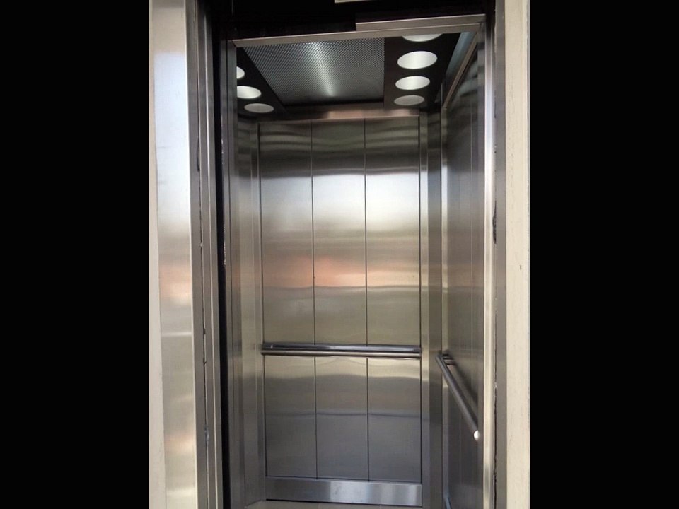 Entrega de ascensor Agustín Álvarez - Tarin