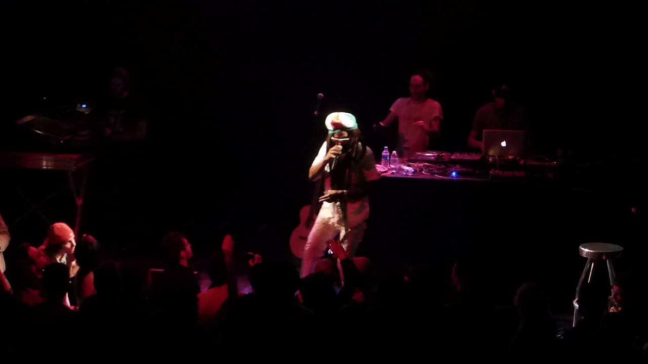 david hinds (steel pulse) backed by kill dem crew a l'akwaba - sound system (live)