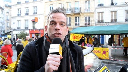 G4rou donne le départ de la voiture du Téléthon depuis Montmartre