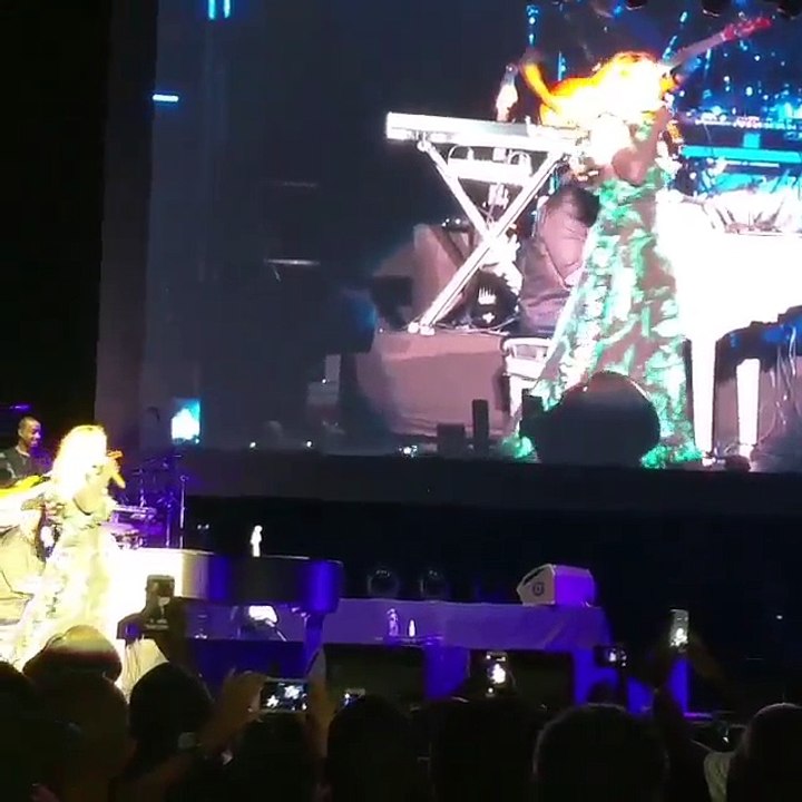 Mariah Carey - Emotions Intro - Jamaica Jazz & Blues Festival - 30-JAN-2015