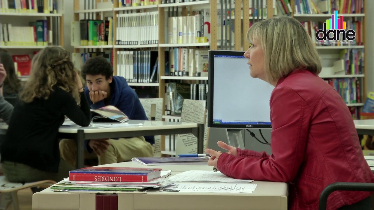 Intégrer le numérique dans le projet d’établissement : témoignage d'une professeure - documentaliste