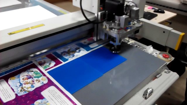 aokecut@163.com corflute sample maker cutter plotter machine