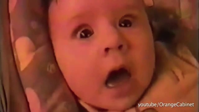 Quand bébé passe sous un tunnel en voiture : compilation hilarante