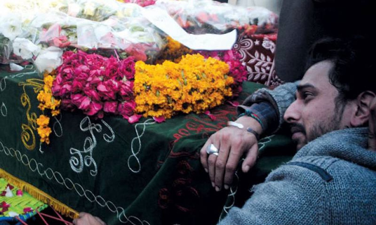 Shikarpur blast victims airlifted to Karachi