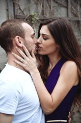 Yolanthe'ye "Öpüşür müsün, Sevişir Misin" Sorusu