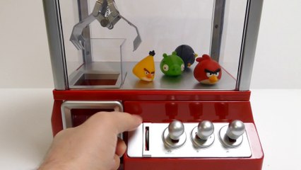 Angry Birds have Fun with Candy Grabber Machine