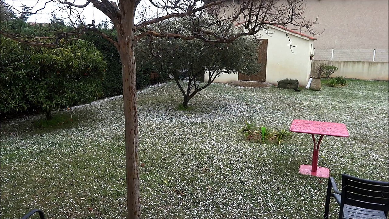 Vent très fort, chute de grêle en plaine, neige en montagne vendredi 30 janvier 2015 à 13h05