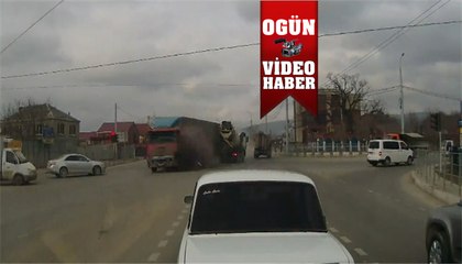 Freni boşalan TIR dehşet saçtı, 2 ölü