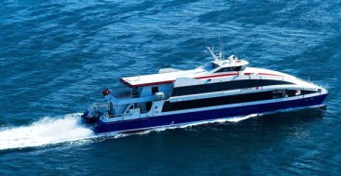 Şiddetli Lodos Vapur ve Deniz Otobüsü Seferlerini Aksattı