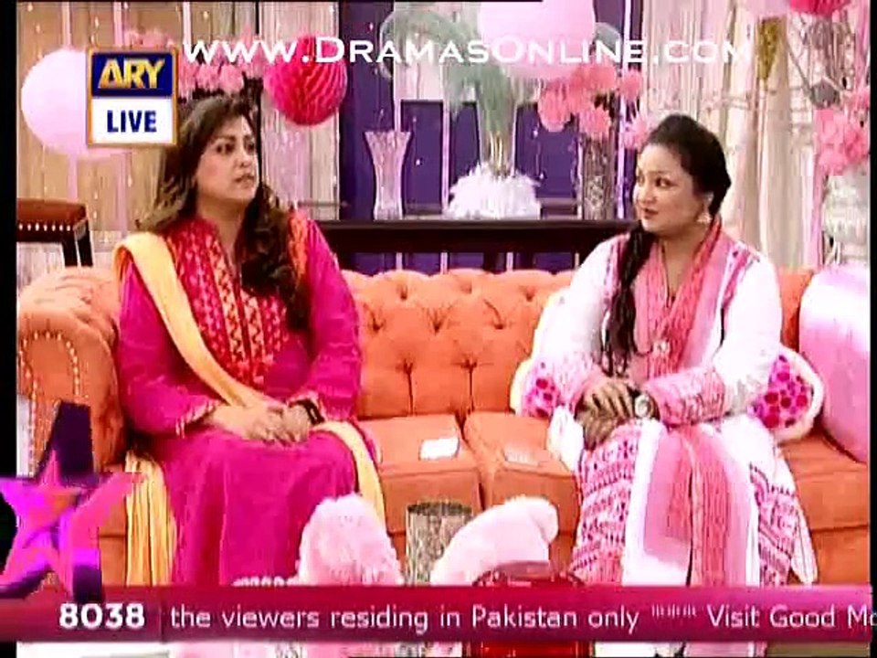 Nida Yasir And Girls In Audience Sharing those moments when they got lost in their childhoods