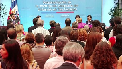 Bachelet envía ley del aborto al Congreso