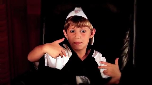 7 Year Old Raps Eminem - Love the Way You Lie - PARODY (MattyBRaps ft Julia Sheer)