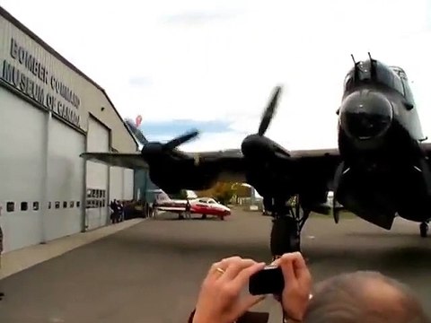 WW II AVRO LANCASTER BOMBER START ENGINE MOTOR