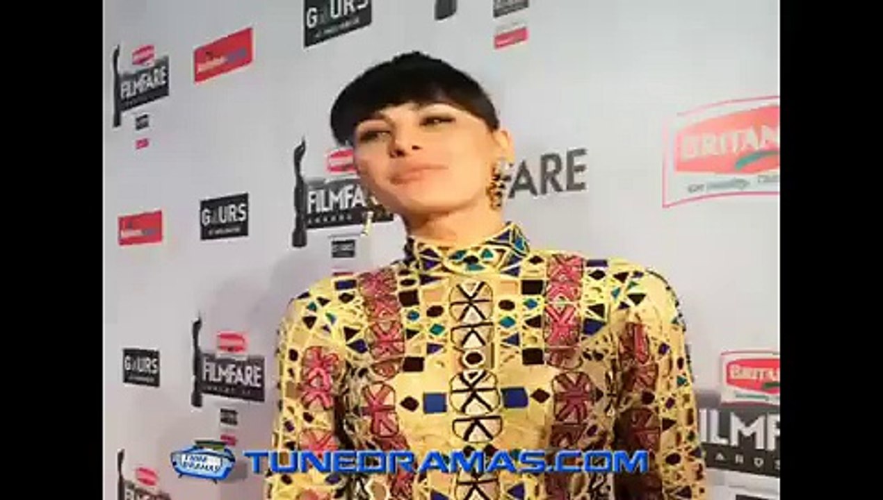 Nargis Fakhri's new hair Style on 60th ‪Britannia Filmfare Awards‬ 2015