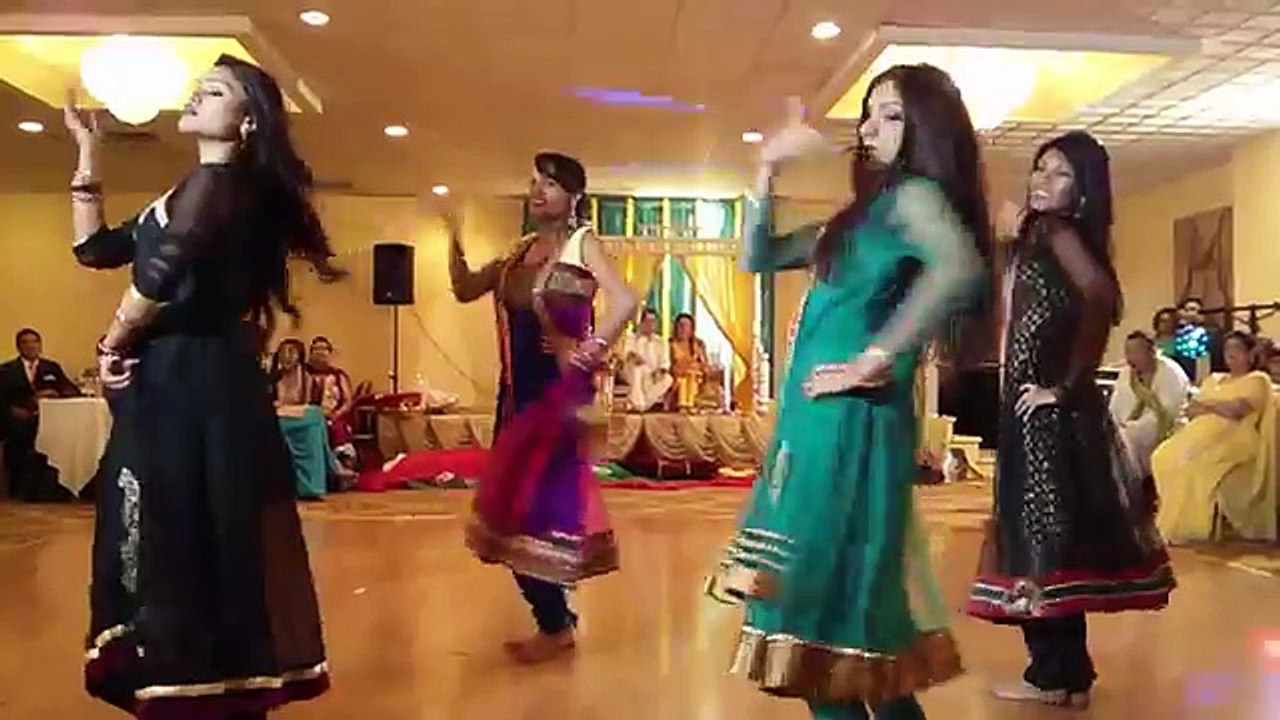 Mehndi Dance
