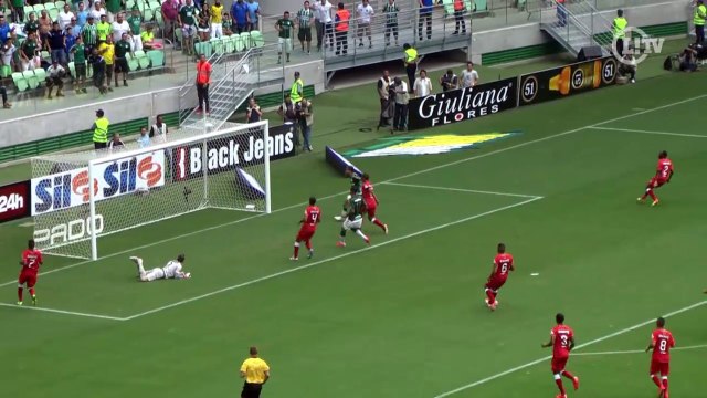 Maikon Leite perde gol incrível e leva torcida do Verdão à loucura