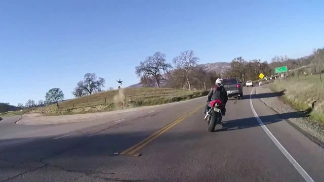 Vol plané d'un motard