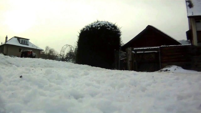TRAXXAS SLASH IN SNOW