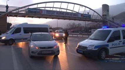 Kuvvetli Lodos Nedeniyle Vinç Yola Devrildi: 1 Ölü