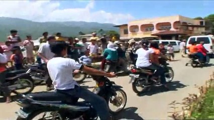 Dobyvatelé-ztracené-pravdy 2x8 Orang-Pendek-a-obří-červ