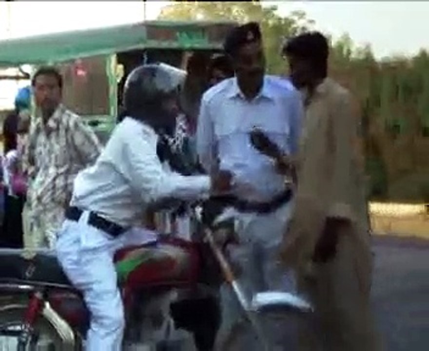 حرام خور پولیس - corrupt police
