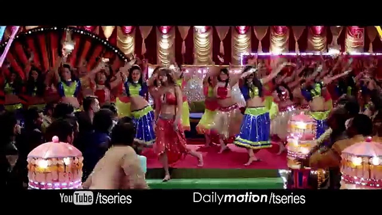 'Fashion Khatam Mujhpe' Video Song - Dolly Ki Doli