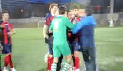 10-0'lık maçta 7 kırmızı kart