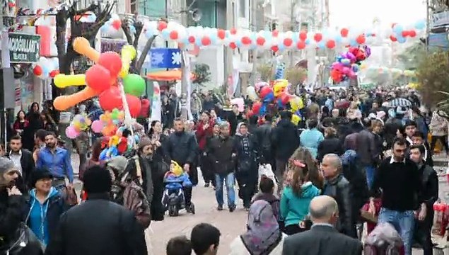 Akhisar Alışveriş Festivali Crystals Dans Akademisi Flash Mob Dans Gösterisi