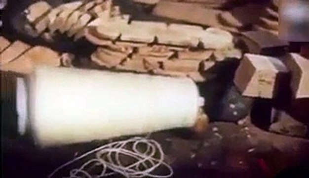 کرکٹ کی گیند بنانے کا پرانا طریقہ