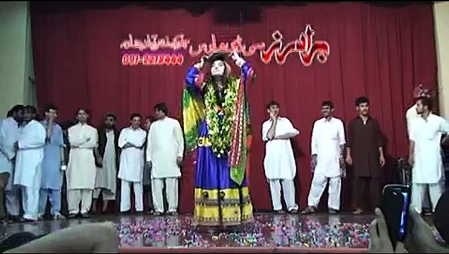 Gul Panra 2015 Pashto Stage show Performance on song Za Masta Laila Yum