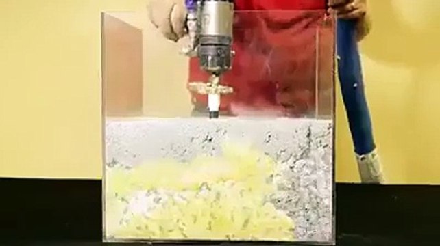 video clip واہ کیا کمال کی چیز ہے یار ۔ زمین کہیں سے بھی اوپر نیچے ہو ۔ اسکو کچھ منٹوں میں بیلنس کرنے والی مشین