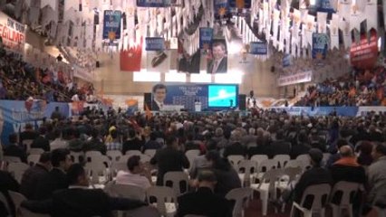 Davutoğlu, Çocuklara Oyuncak Dağıtıp, Harçlık Verdi