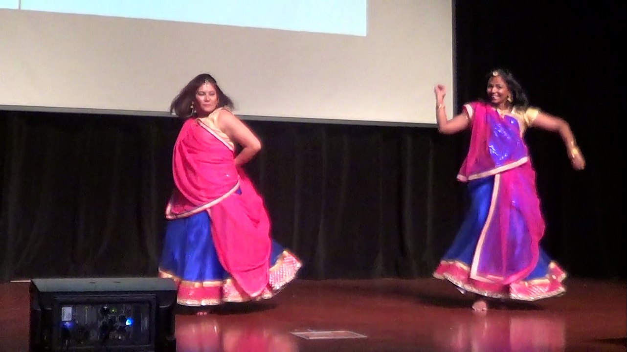 2015 Desi Dhamaka_Masil and Sarika dance