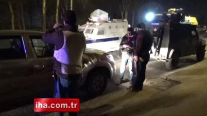 Göstericiler Sert Kayaya Çarptı