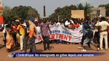 Bangui: des milliers d'élèves défilent pour la reprise des cours