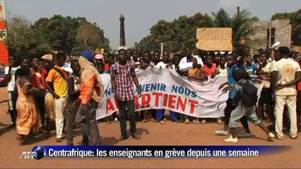 Bangui: des milliers d'élèves défilent pour la reprise des cours