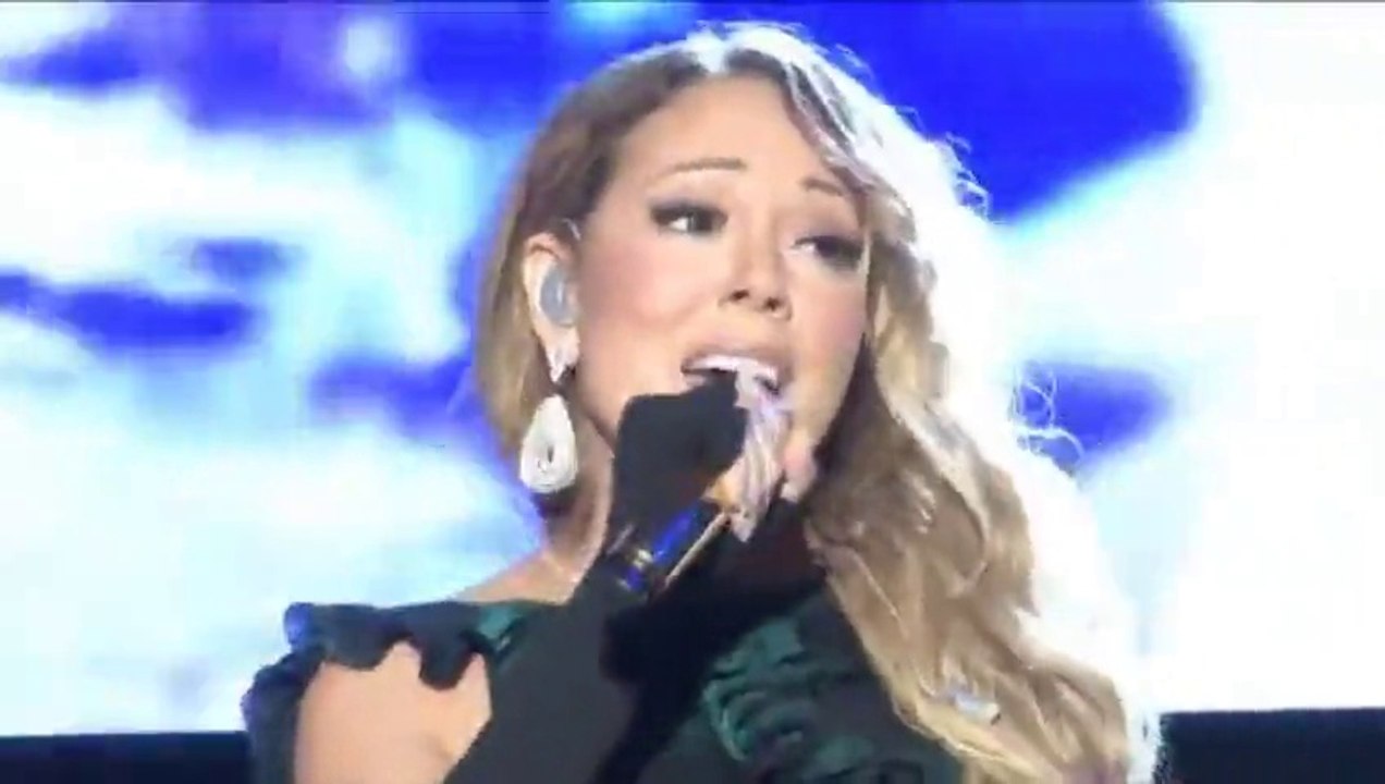 Mariah Carey rate son playback en plein concert