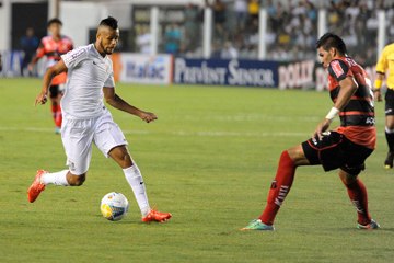 Geuvânio brilha e Santos vence o Ituano na Vila