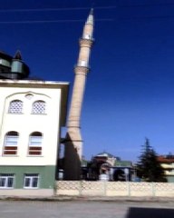 Şiddetli Rüzgar 40 Metrelik Minareyi Yerle Bir Etti
