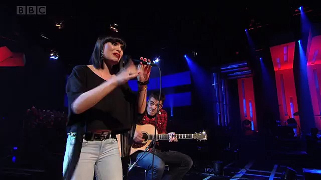 Jessie J - Price Tag (Live on Jools Holland 2010)