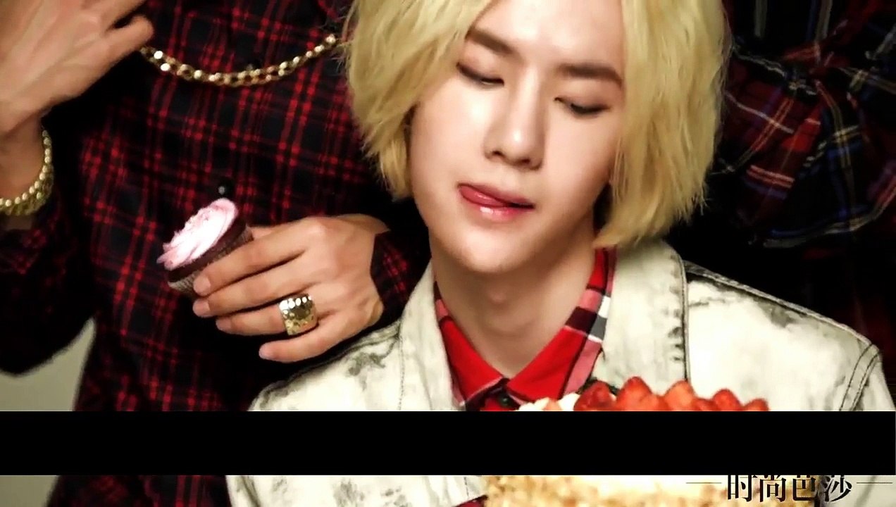 UNIQ - Bazaar Çekimleri'nin Sahne Arkası [Türkçe Altyazılı]